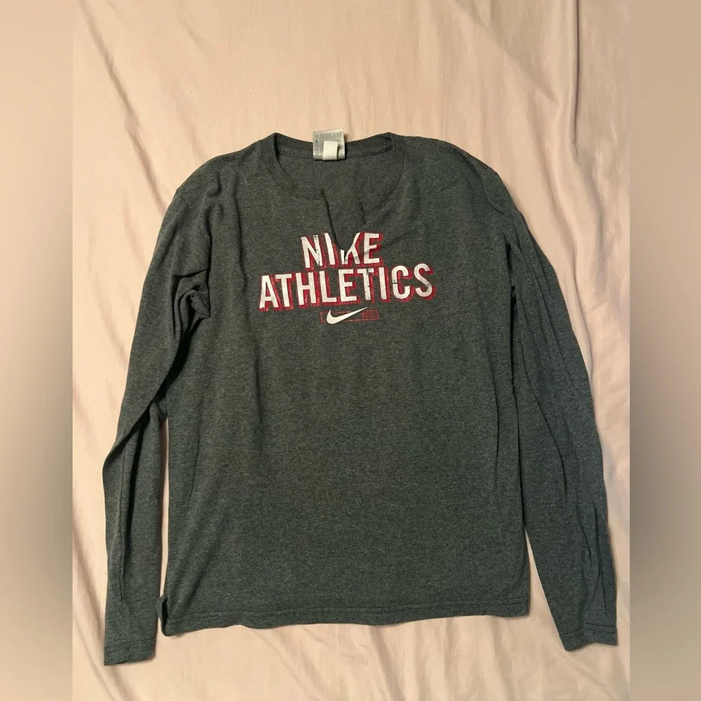 Nike Athletics Vintage Long Sleeve V-Neck Top Gray Red Size M